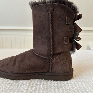 Ugg Bailey bow chocolate Brown Suede Boots EUC size 8